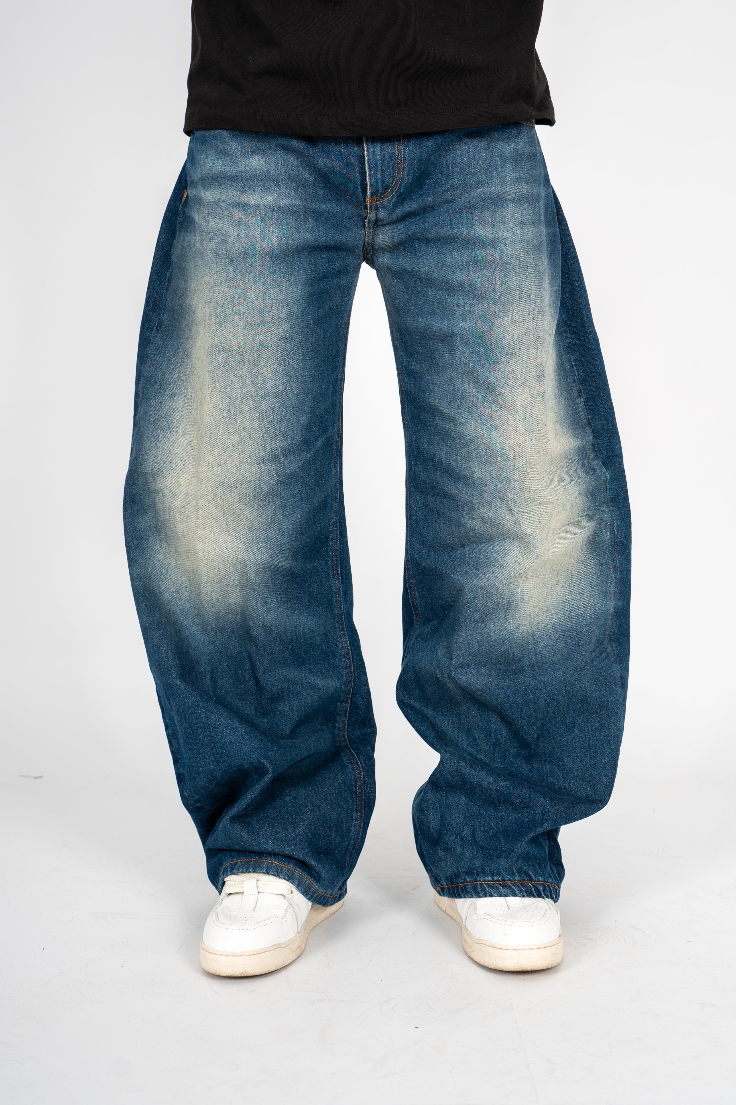 AE702994.jpg