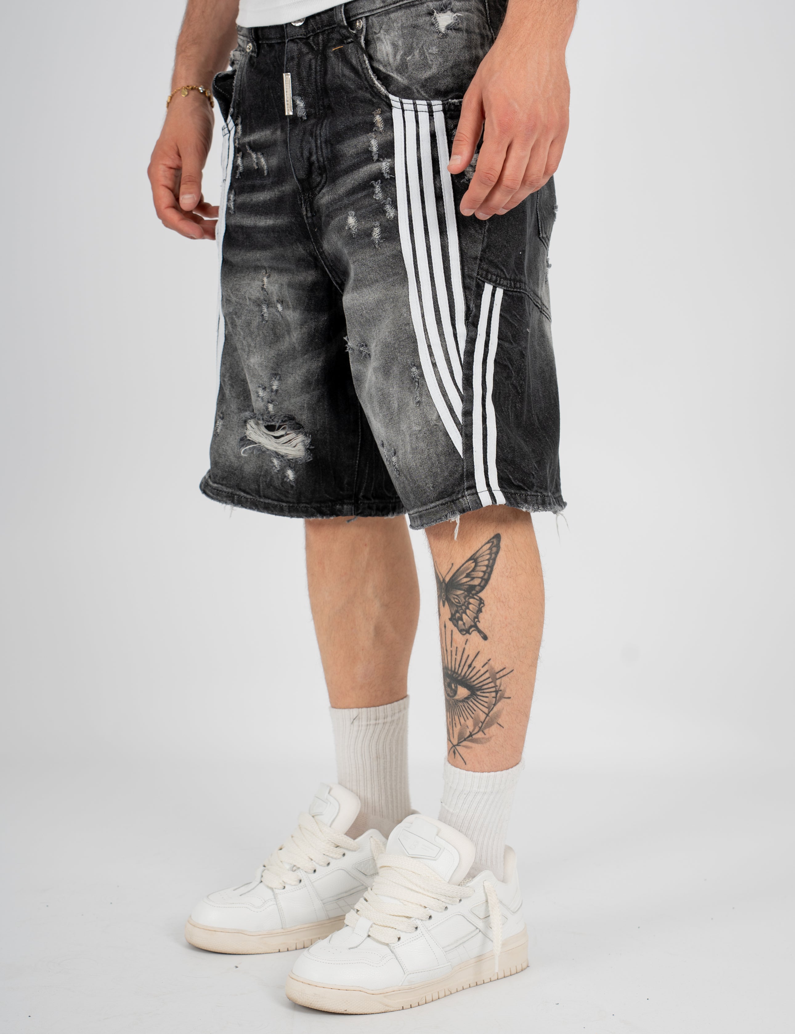 AE706453.jpg