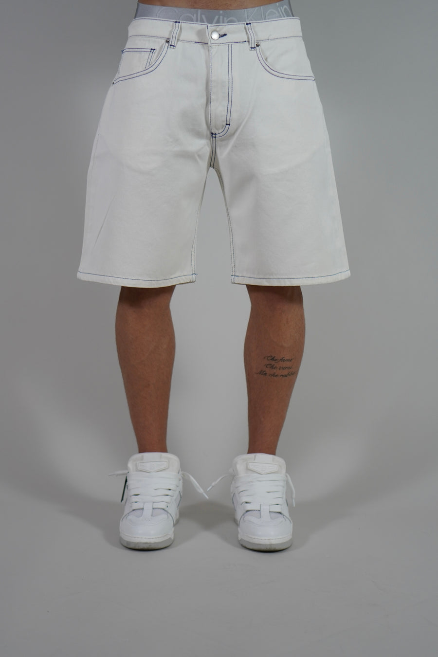 Short Contrast White